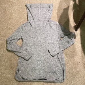 Long sleeve gray top